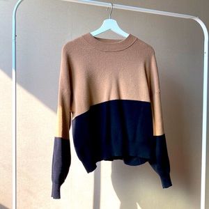 Bicolor sweater